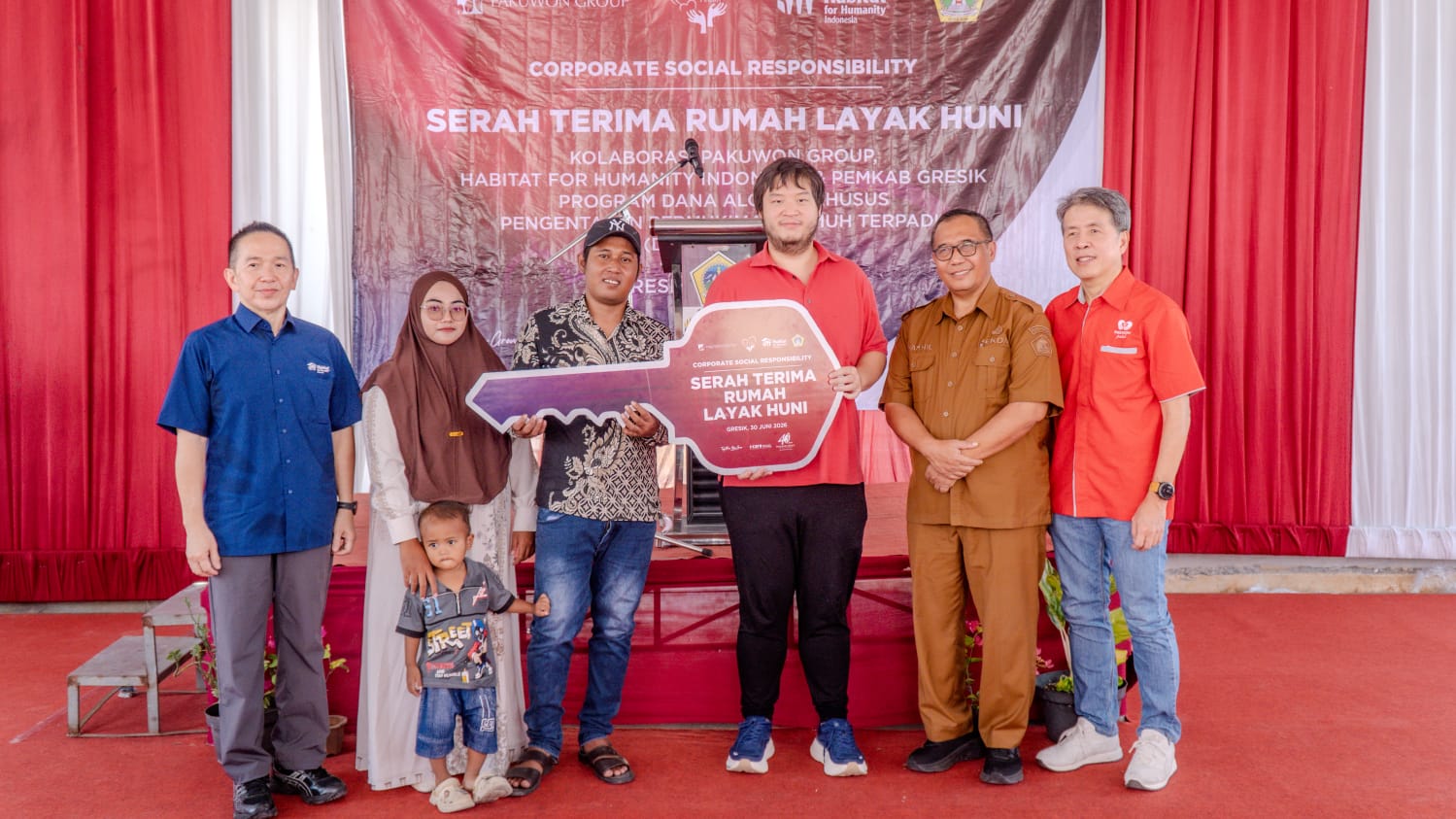 Kolaborasi Pemkab Gresik, Pakuwon, dan Habitat Serahkan 21 Rumah Layak Huni untuk Warga Campurejo