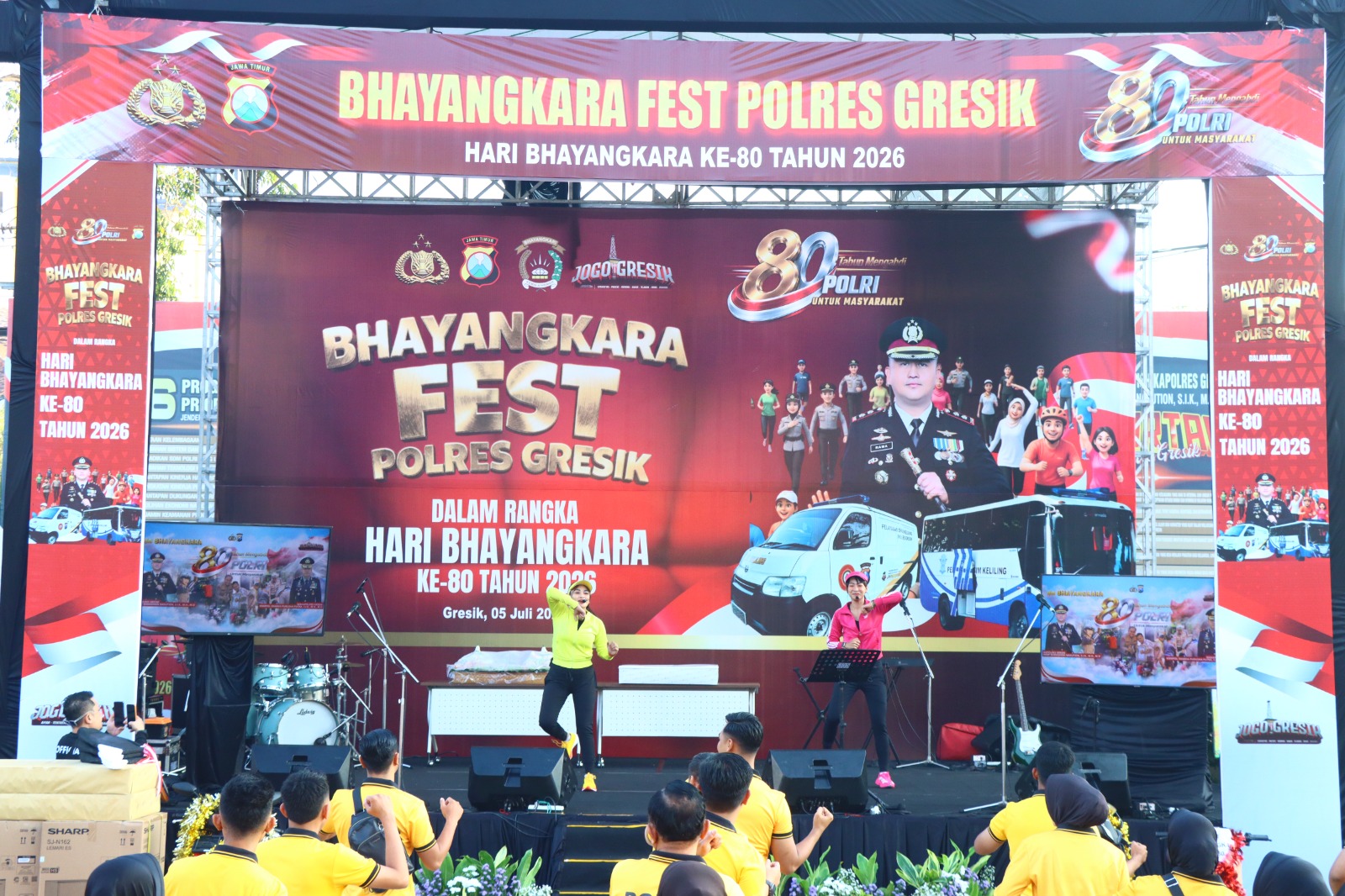 Hari Ulang Tahun (HUT) Bhayangkara ke-80, Polres Gresik menggelar Bhayangkara Fest 2026 yang diikuti ribuan masyarakat, personel Polri, Forkopimda, komunitas otomotif, serta Bhayangkari.
