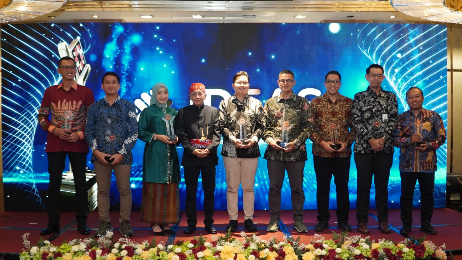 Petrokimia Gresik meraih tiga penghargaan pada ajang The 5th Indonesia DEI & ESG Awards (IDEAS) 2026 yang diselenggarakan PR Indonesia di Jakarta sebagai apresiasi atas program komunikasi yang inklusif