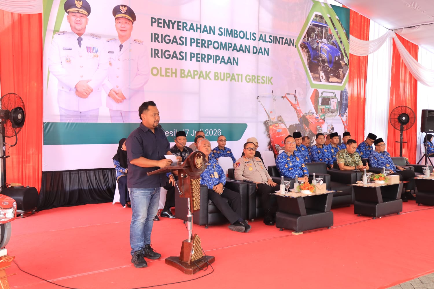 Bupati Gresik Serahkan Bantuan Alsintan dan Irigasi, Perkuat Ketahanan Pangan serta Produktivitas Petani