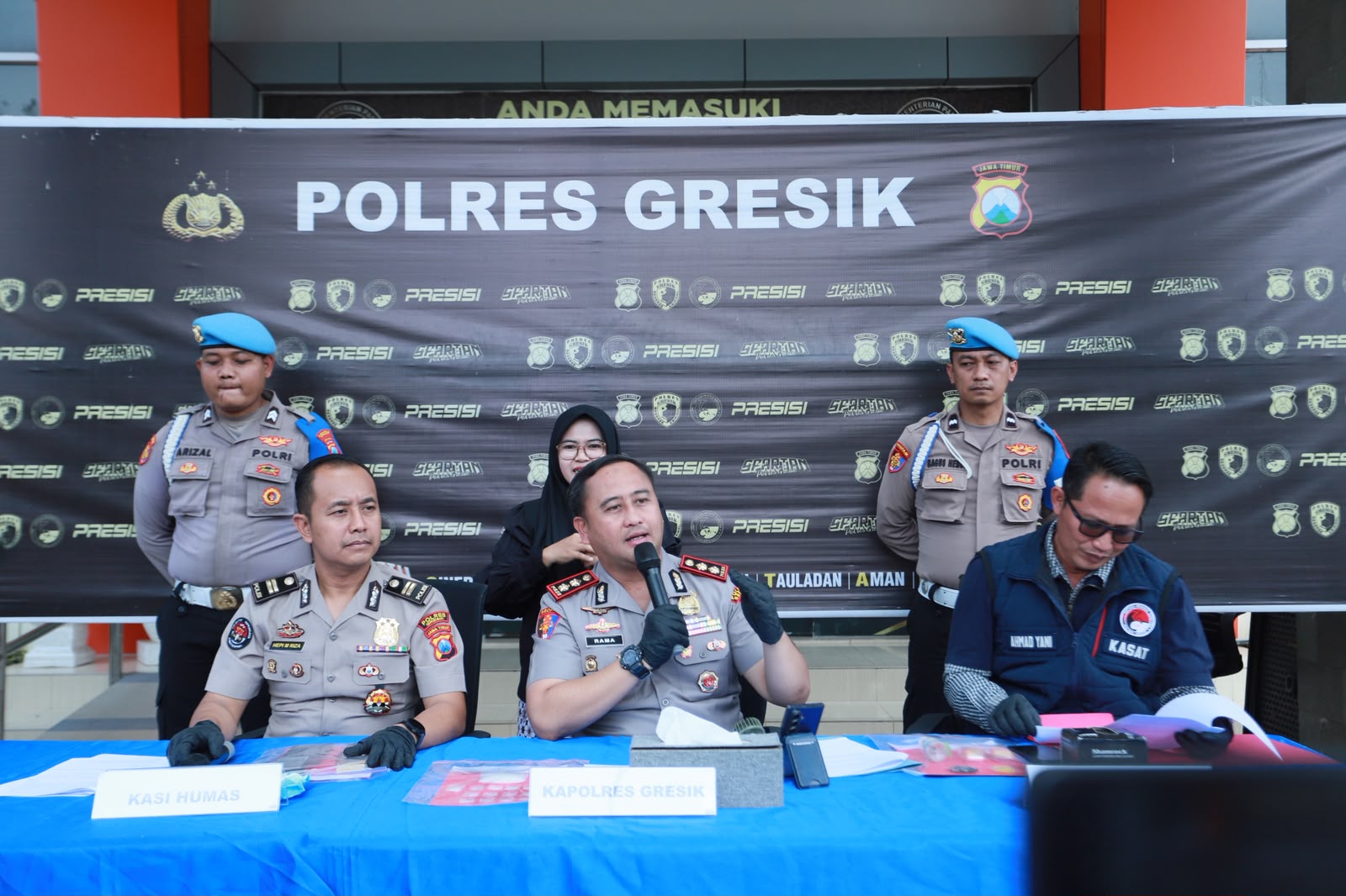 Peredaran Narkoba Gresik Selatan Digagalkan, Polres Gresik Amankan Dua Tersangka
