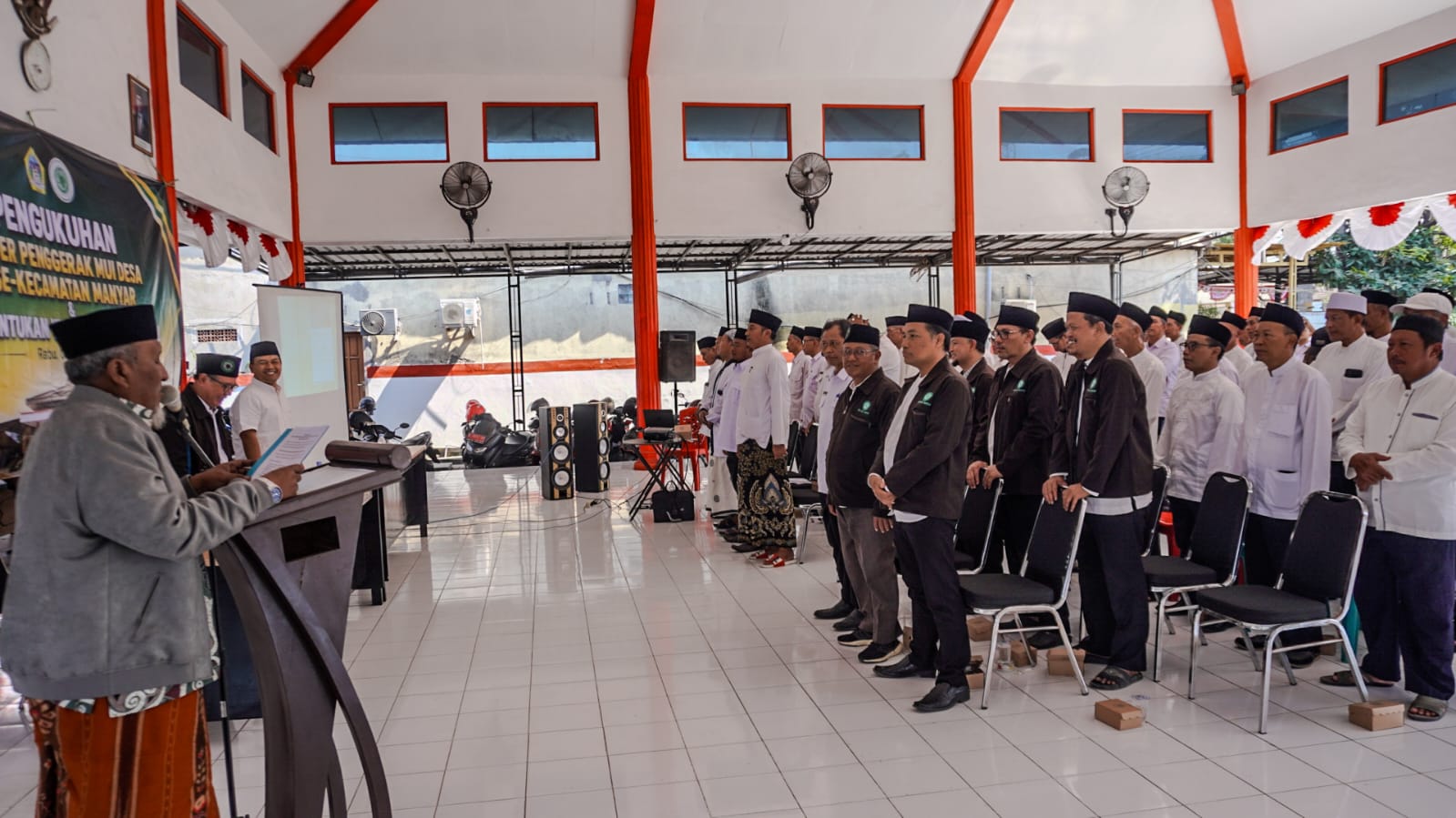 MUI Perkuat Dakwah hingga Desa, Kader Penggerak dan Dai Milenial Dikukuhkan di Manyar
